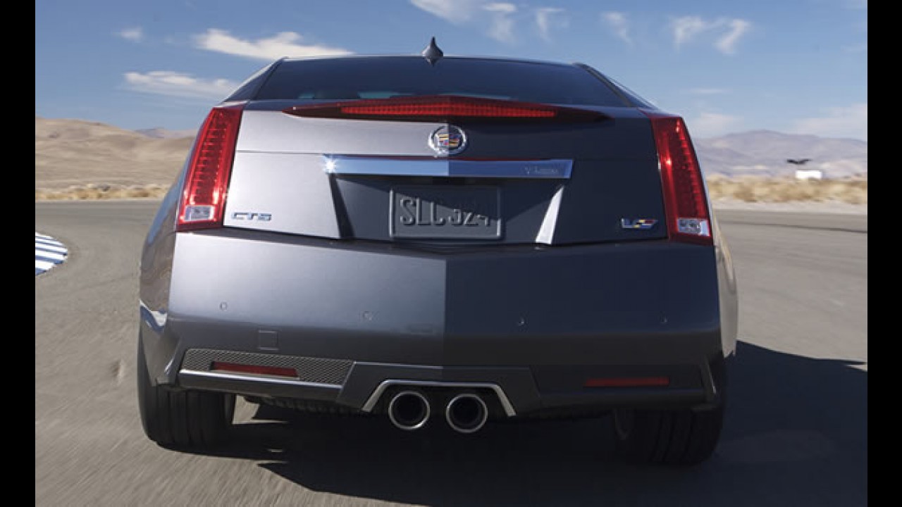 Cadillac CTS V Coupé 2011 - Versão esportiva tem motor V8 de 556 cv de potência!! Veja fotos