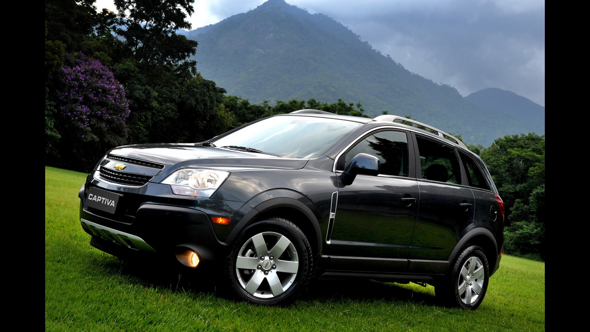 Chevrolet Captiva chega à linha 2012 com novos itens de série e preços ...