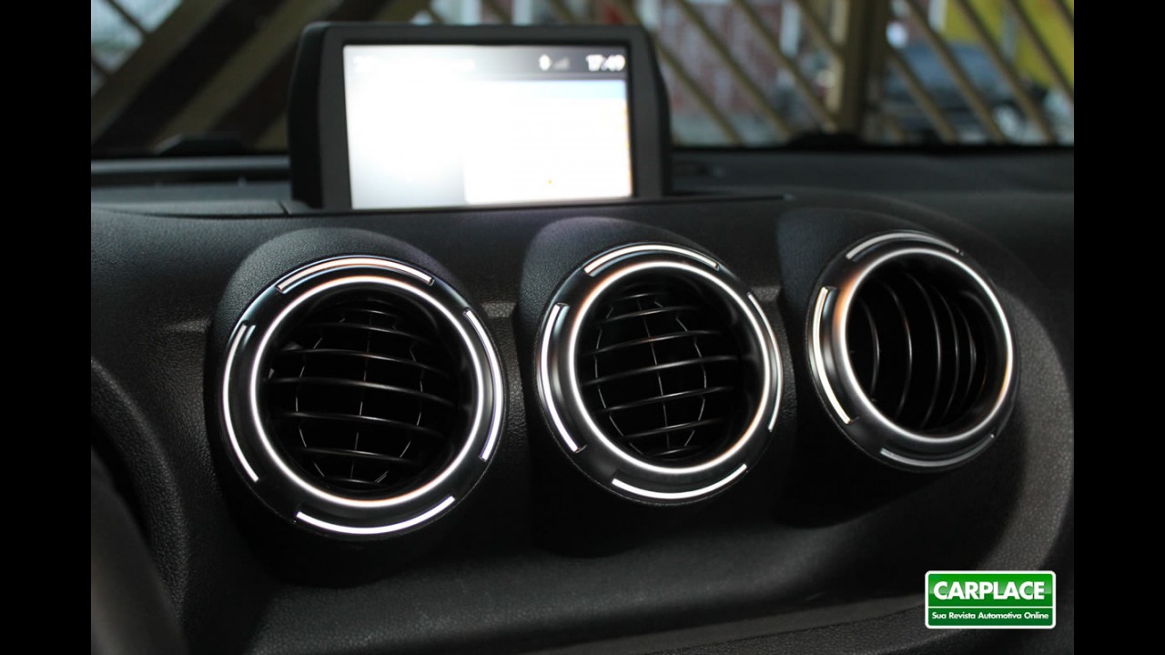 Garagem CARPLACE: Detalhes do acabamento e itens de série do Novo Citroën C3 Picasso