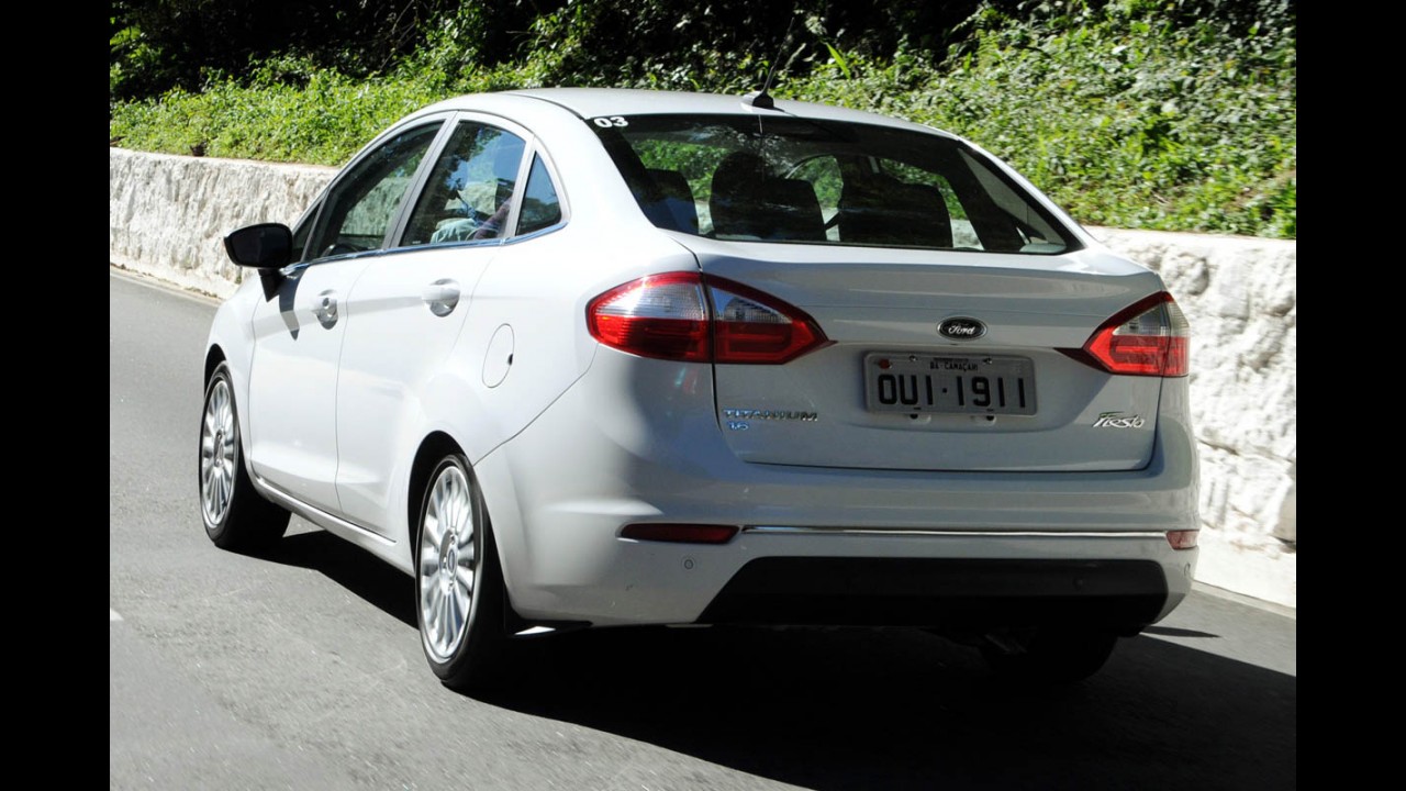 Volta Rápida: New Fiesta Sedan 2014 tem mais que o hatch, mas belisca os médios