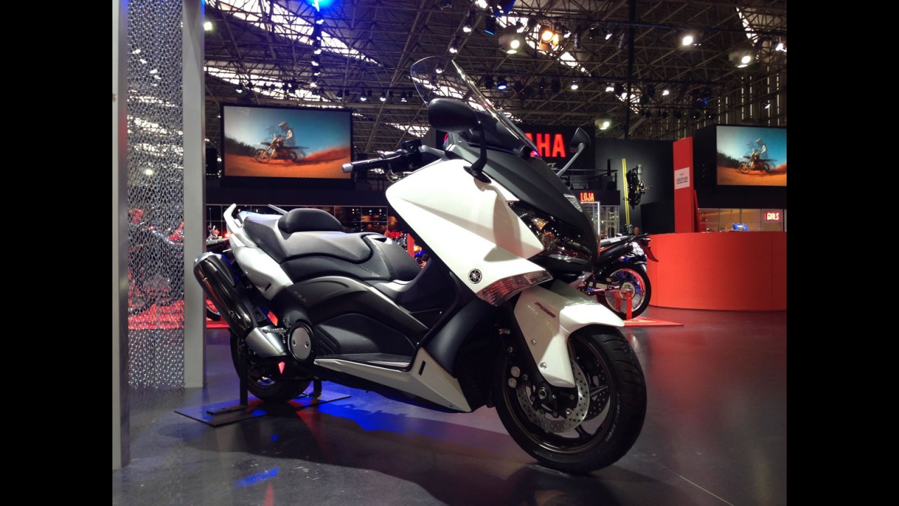 BMW C600 Sport e Yamaha T-Max 530 travarão briga de maxiscooters em 2014