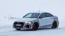 Nuova Audi RS3 Sedan spia foto