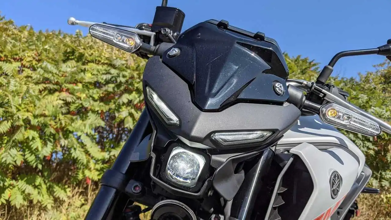 Yamaha mt 03 headlight Clearance