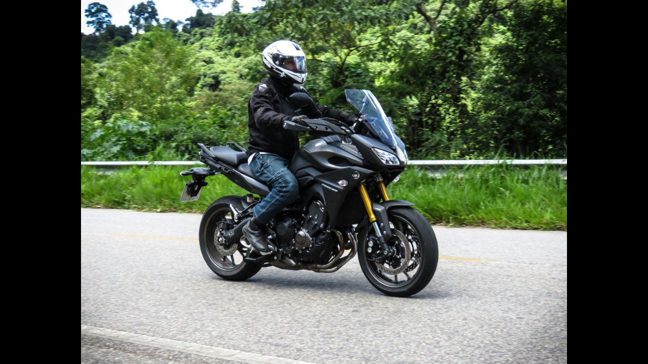 Avaliação: Yamaha MT-09 Tracer e BMW S1000 XR - o fascínio das novas crossovers