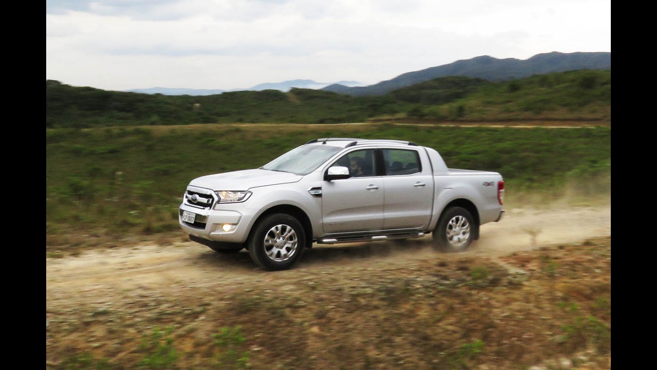 Teste CARPLACE: Novas GM S10 e Ford Ranger 2017 disputam clássico do interior