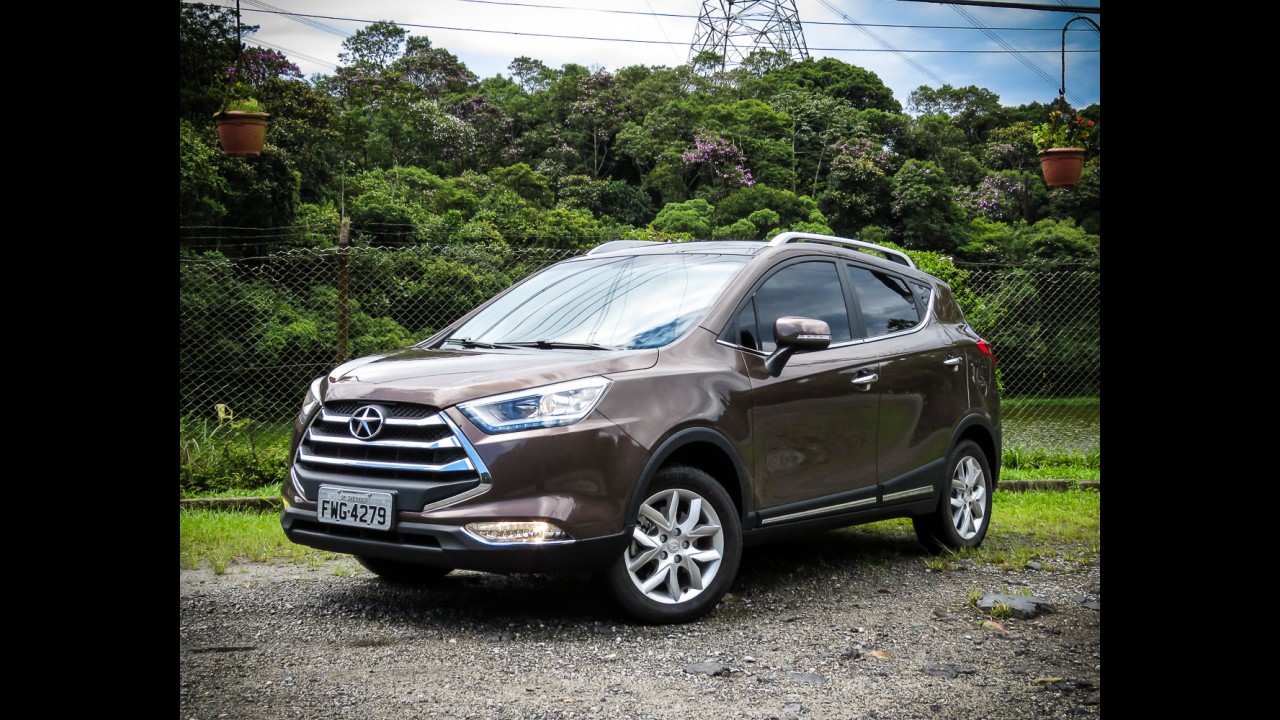SUVs: HR-V abre vantagem sobre o Renegade nas vendas de abril