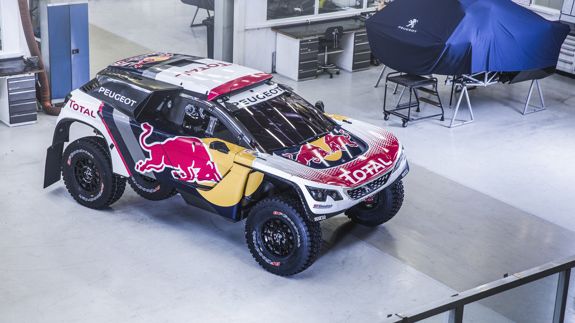 Veja o novo Peugeot 3008 DKR pilotado por Sébastien Loeb - vídeo