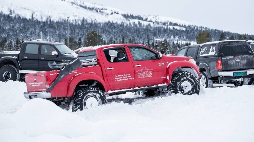 Toyota Hilux Invincible AT38