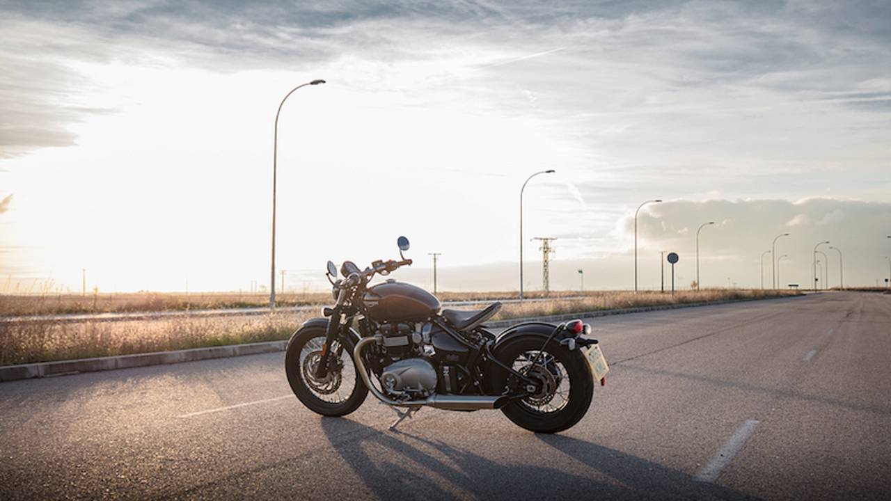 2017 Triumph Bonneville Bobber – First Ride