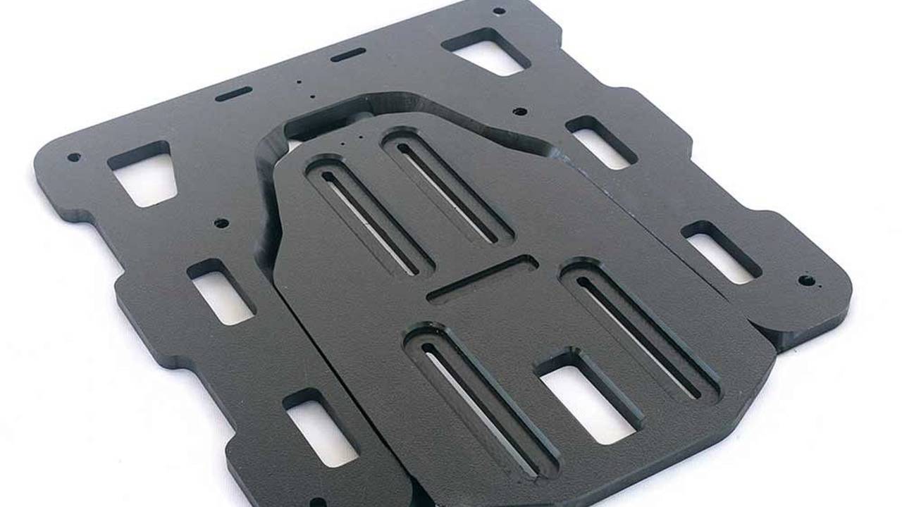 The larger plate attaches to the side rack. You can see how well they fit together.