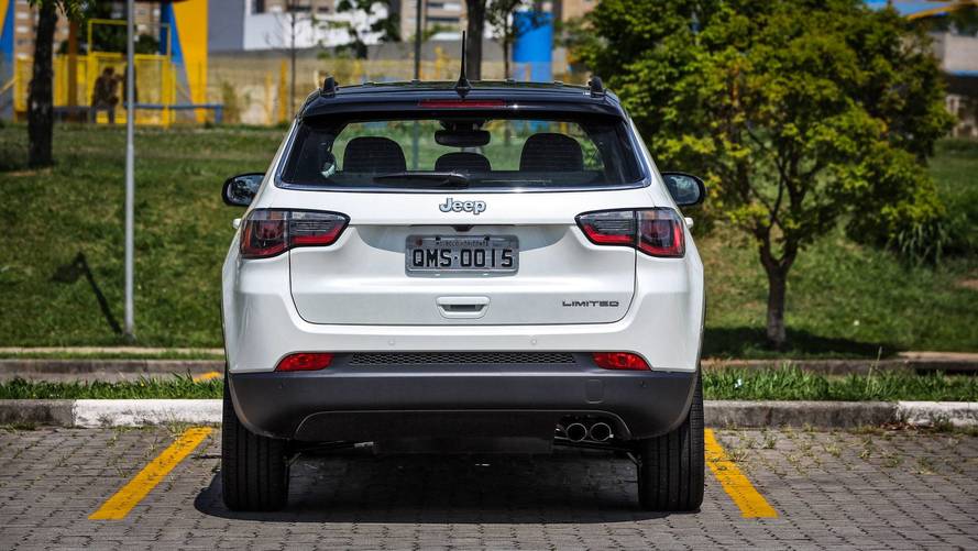 Comparativo Peugeot 3008 x Jeep Compass