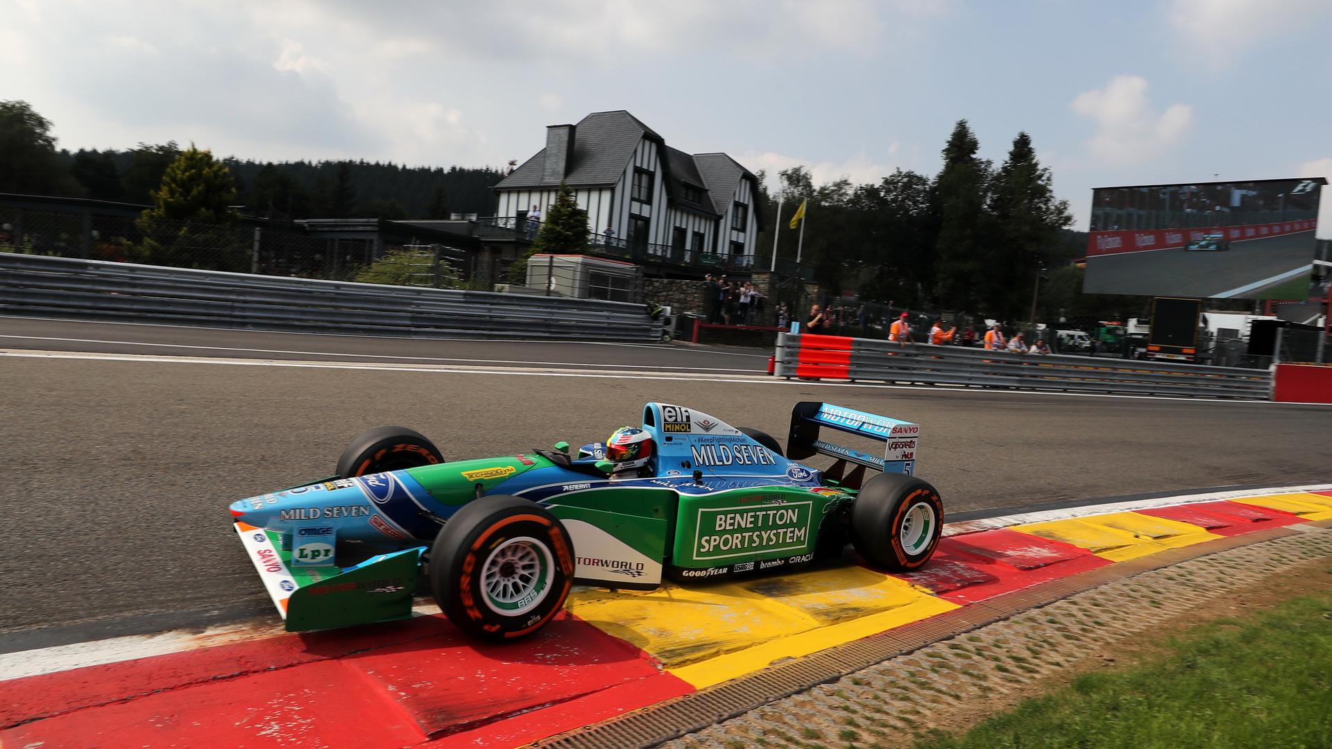 PHOTOS – Le fils de Michael Schumacher au volant de la Benetton F1 de
