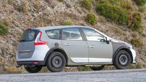 Renault Grand Scenic mule spy photo