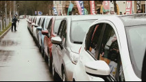 L'uomo più forte del mondo ha trainato 12 Nissan Note