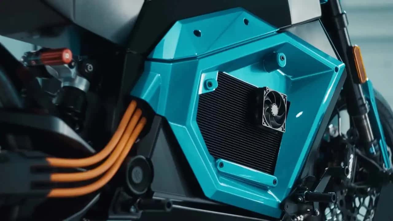 Detail der Verge TS mit PC-Lüfter zur Batteriekühlung 