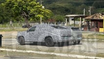 Renault teste picape Niagara e sistema híbrido 