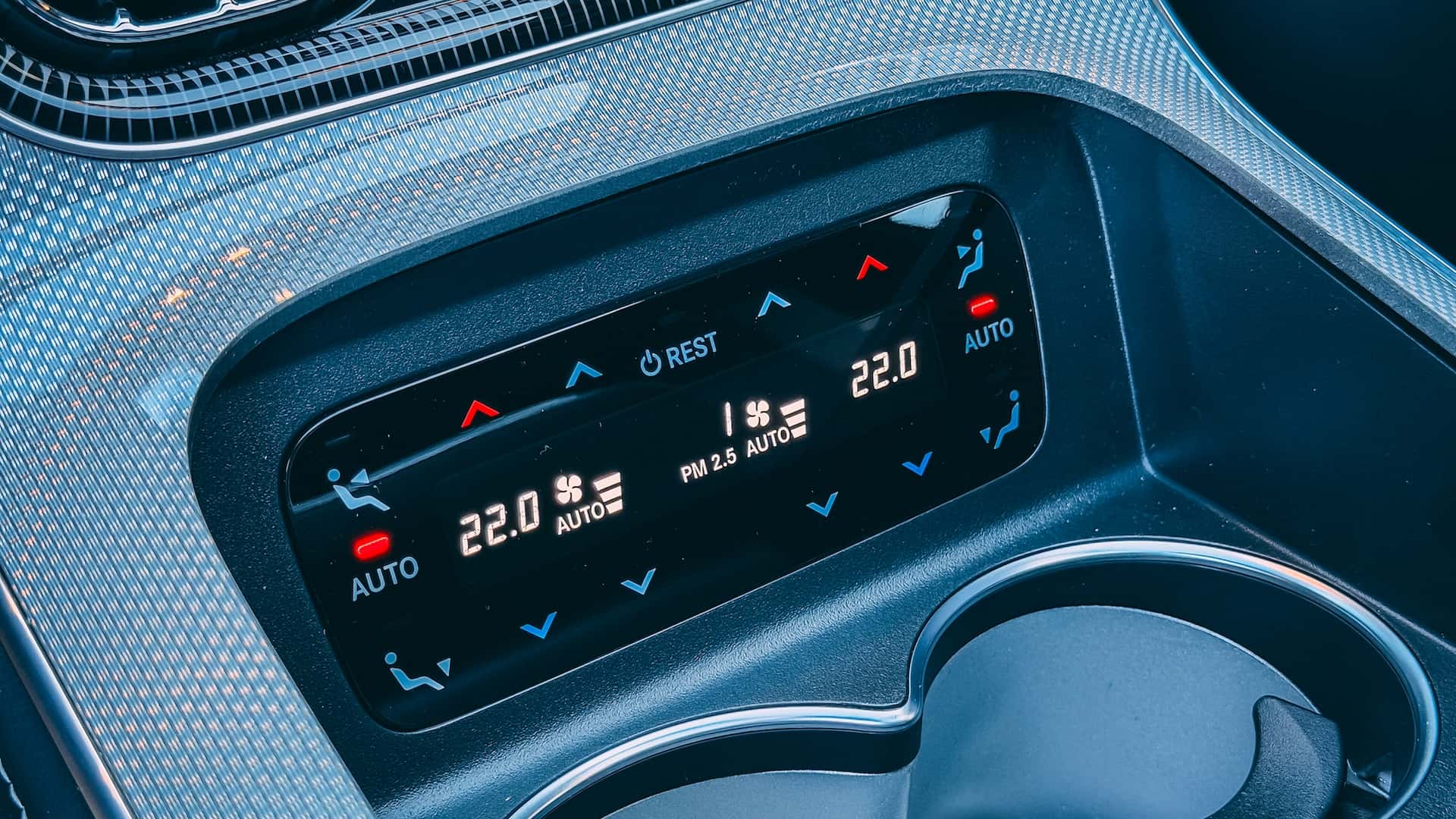 https://cdn.motor1.com/images/mgl/Qe7rNB/s1/2027-mercedes-benz-s-class-first-drive-review.jpg