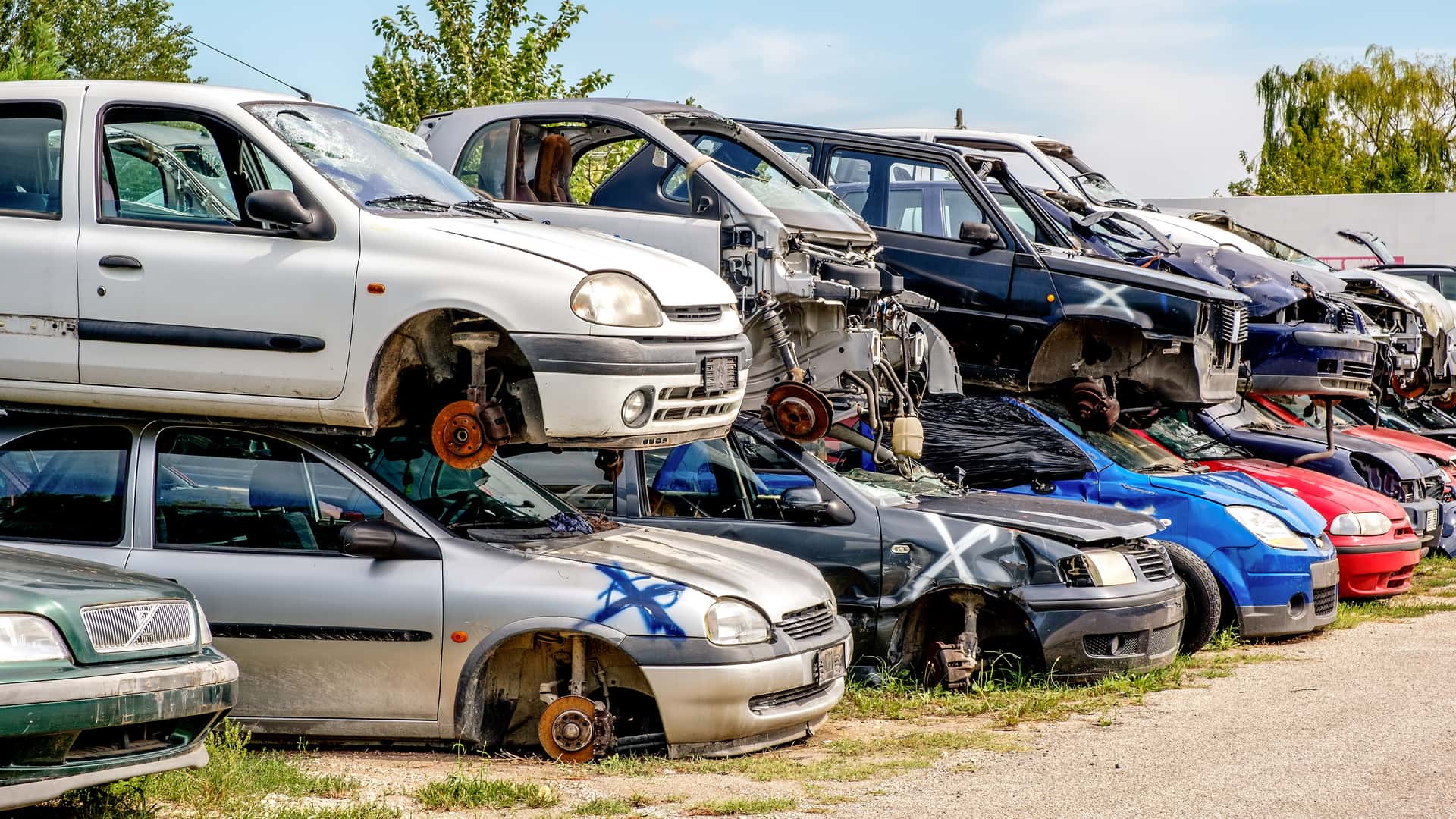 Auto rottamate e plastica riciclata, in arrivo nuove regole Ue