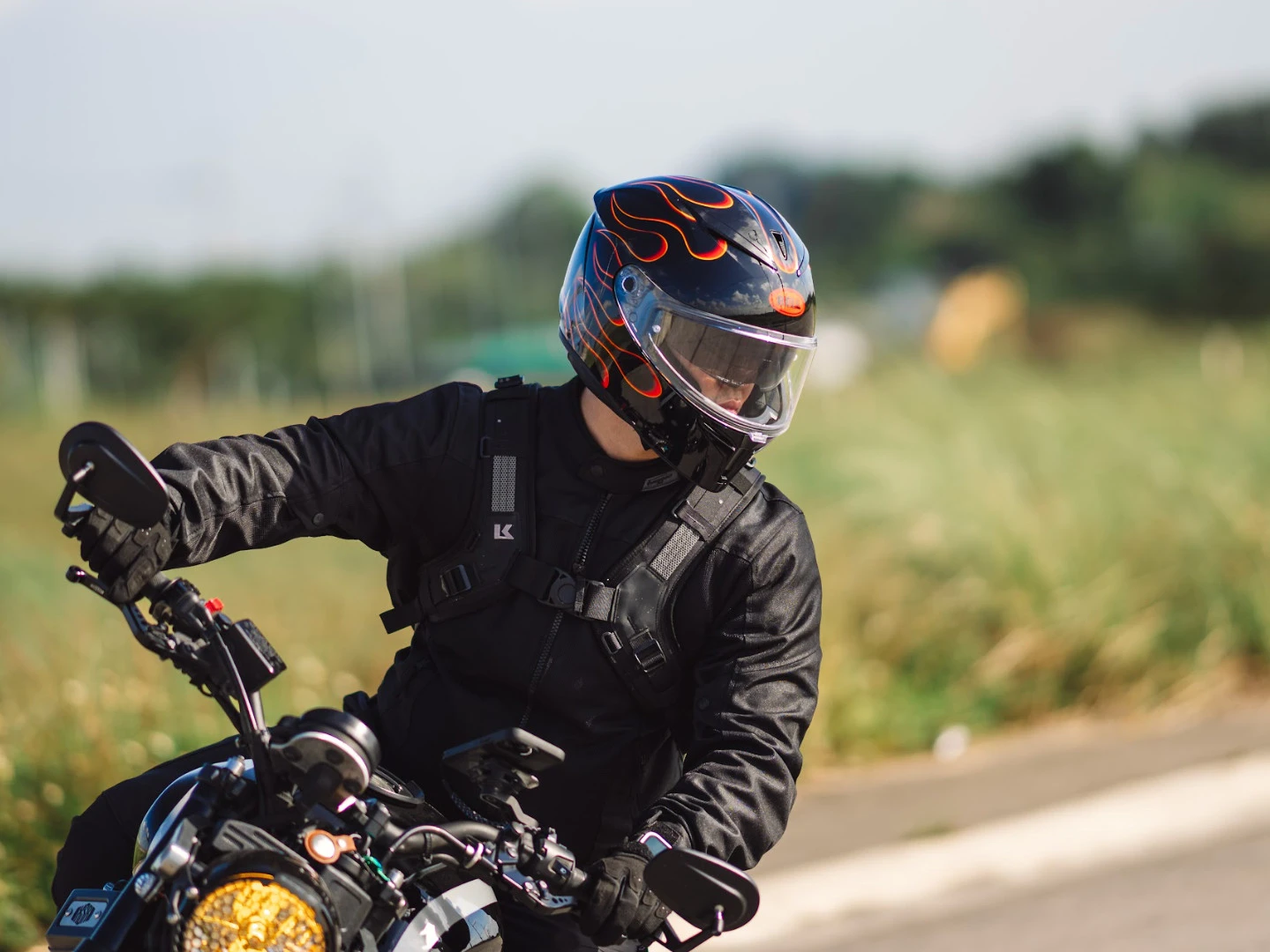Bell's Cheapest Motorcycle Helmet Should Have Been Made a Long Time Ago