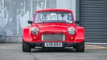 Mini pick-up modificado con Ford V8