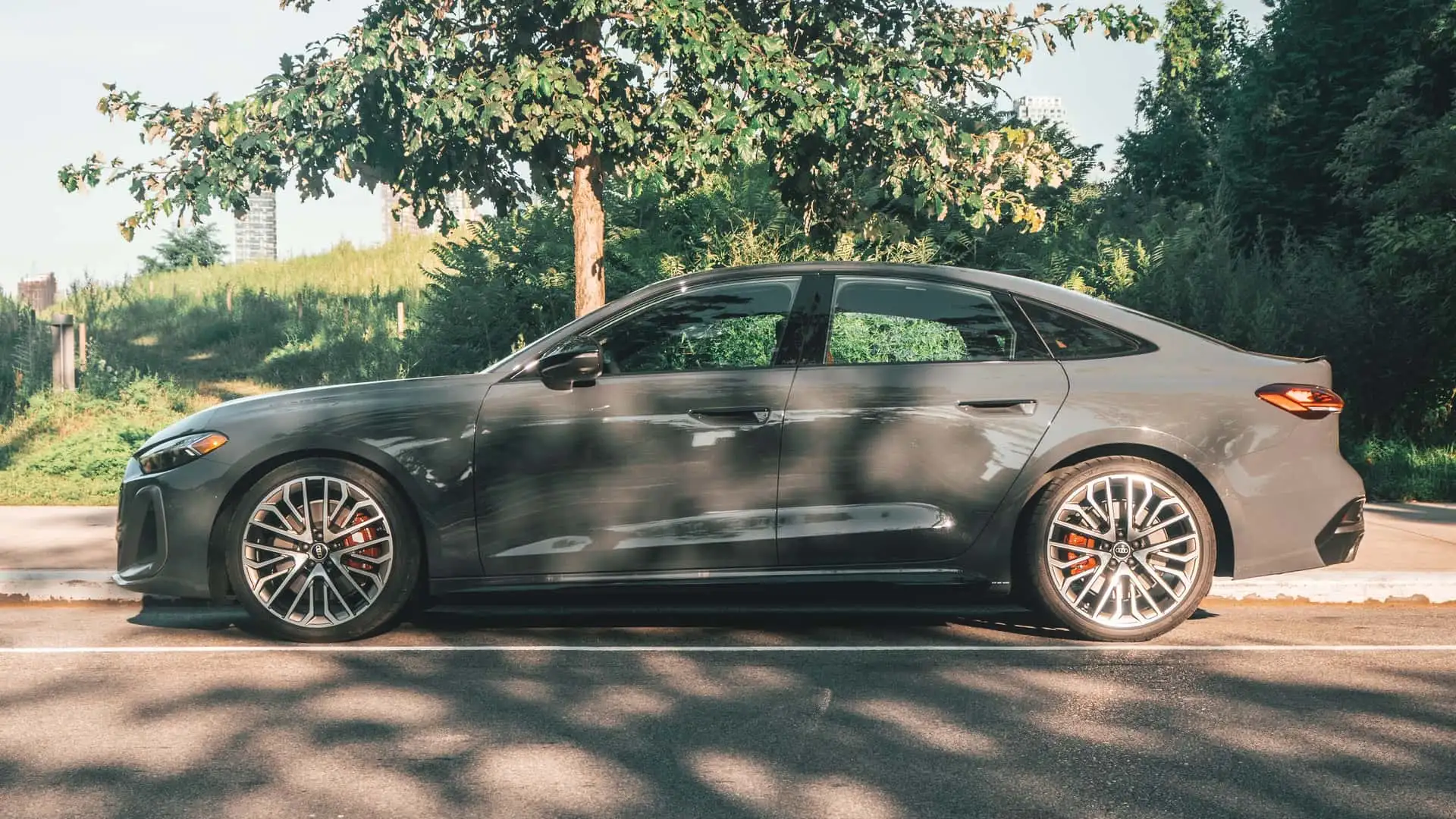 https://cdn.motor1.com/images/mgl/QeKpRB/s1/2025-audi-s5-review.webp