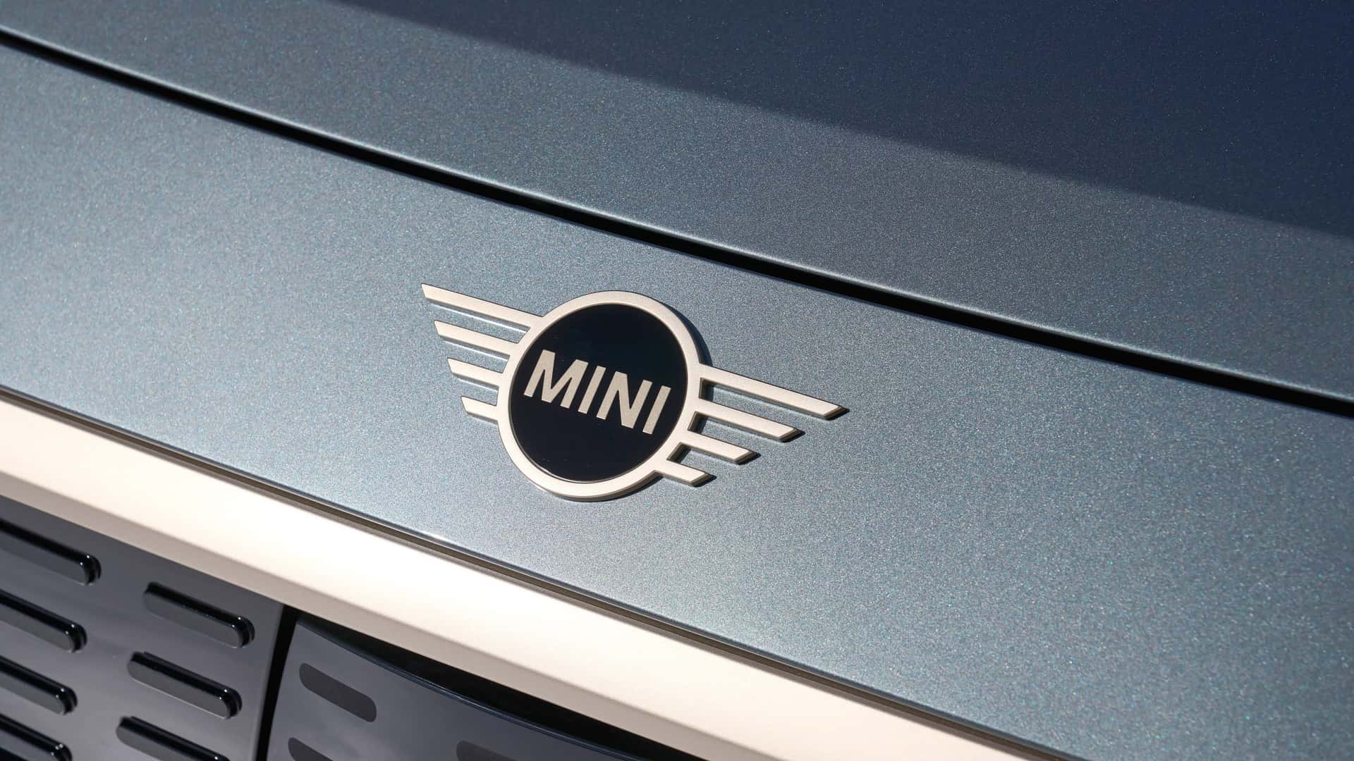 https://cdn.motor1.com/images/mgl/QePMbY/s1/mini-countryman-se-all4-2024.jpg