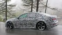 Photo d'espionnage latérale de l'Audi RS7 de nouvelle génération