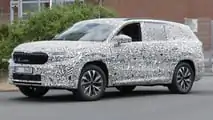 Skoda Kodiaq (2024) auf dem Nürburgring erwischt