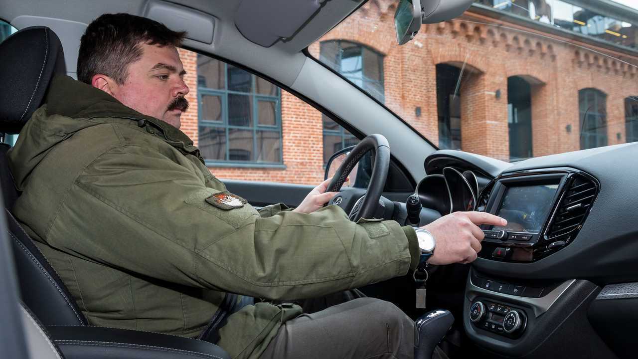 Lada Vesta Cross с системой Enjoy Pro