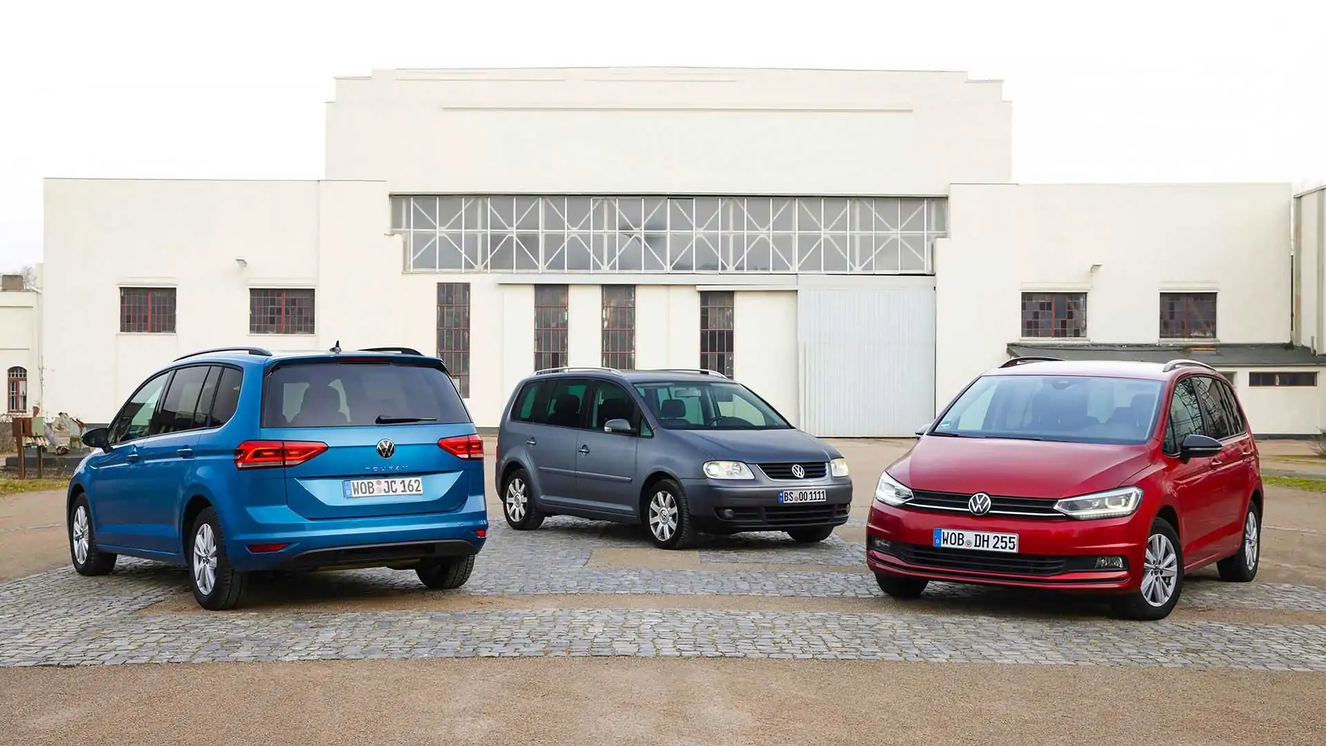 https://cdn.motor1.com/images/mgl/QeX0y0/s1/vw-touran-i-2003-2015.webp