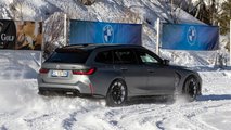 BMW M3 Touring (2023) auf Schnee im Valle d'Aosta