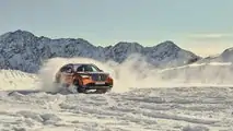 Foto - BMW X1 sulla neve