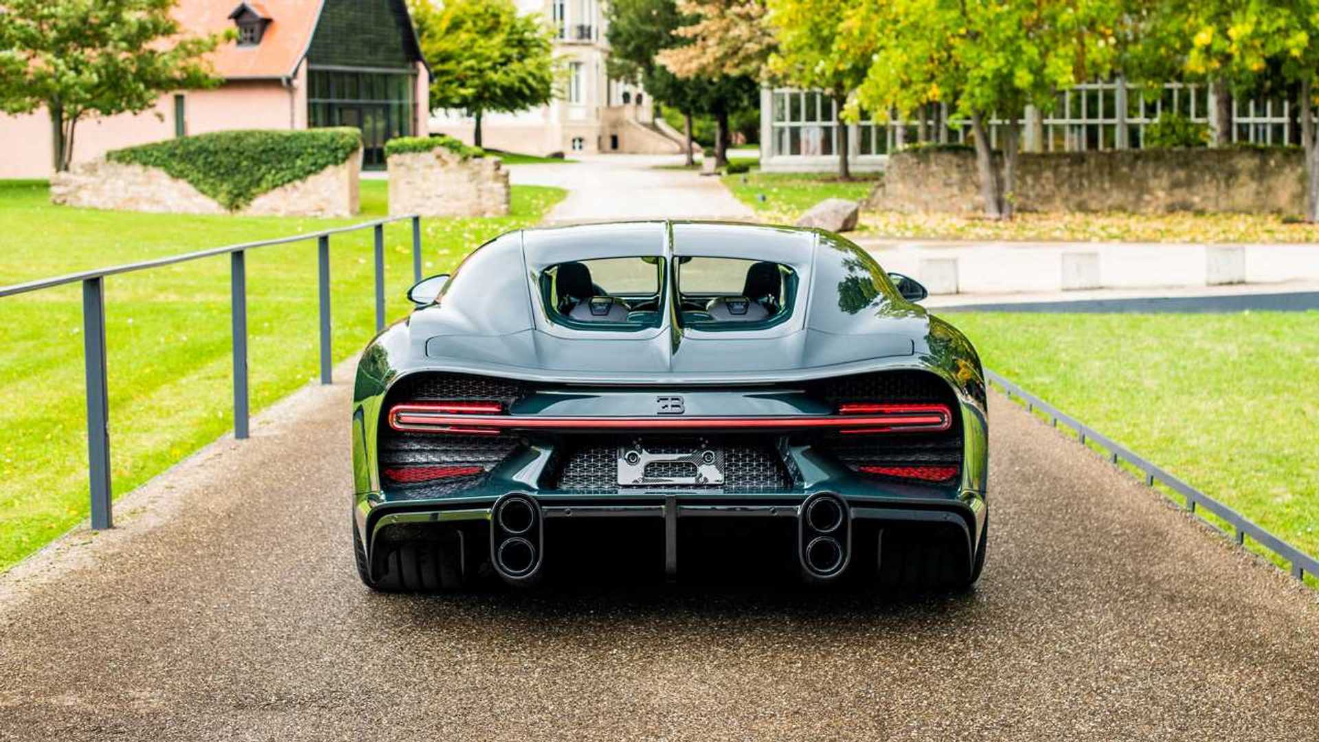 400th-bugatti-chiron.jpg