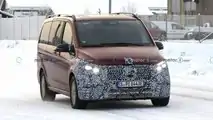 Makyajlı Mercedes-Benz EQV Casus Fotoğrafları