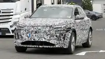 Photo d'espion avec vue de face de l'Audi RS Q6 E-Tron