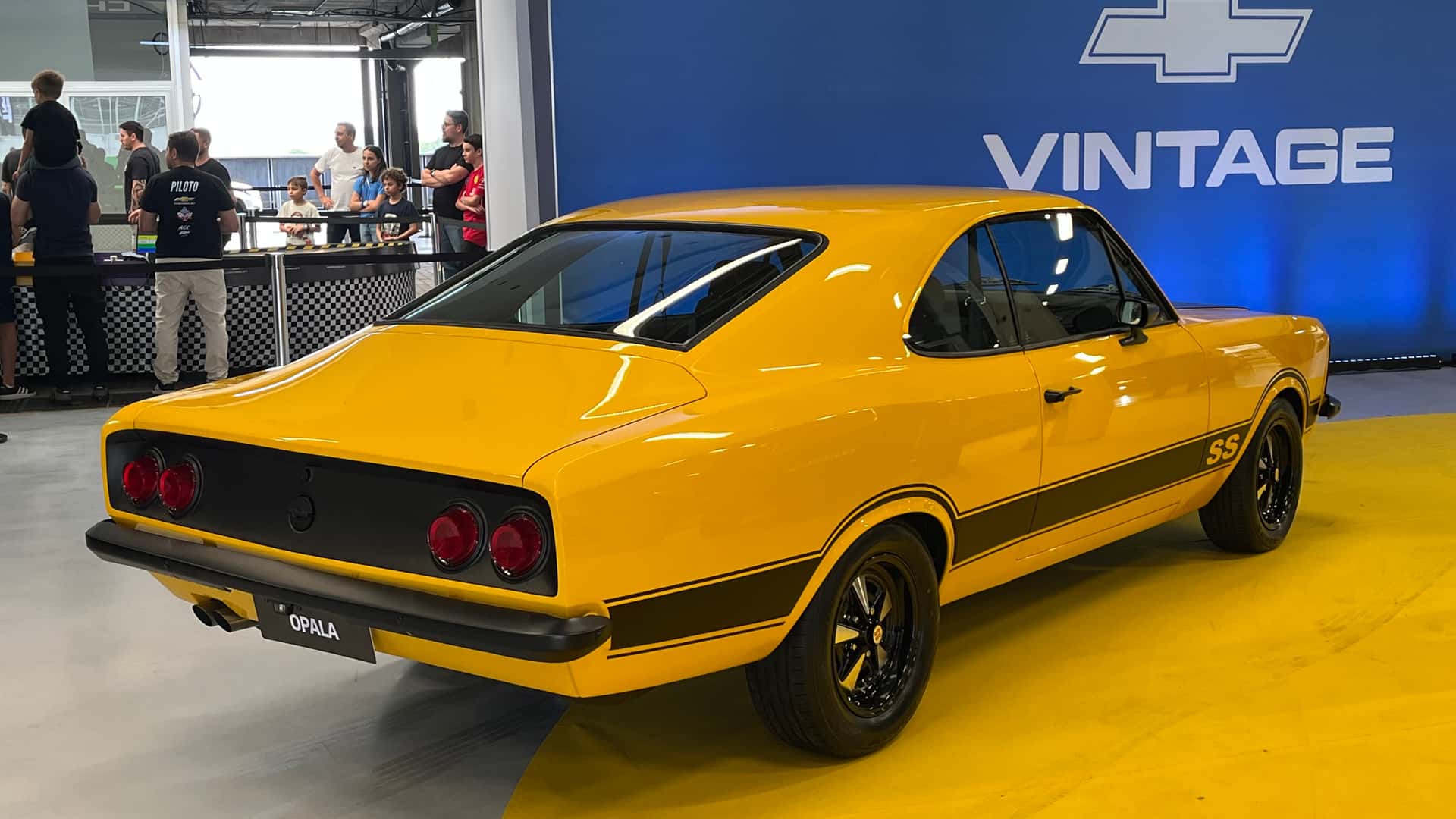 opala-ss-amarelo-e-chevette-conhe-a-os-restomods-da-gm-no-brasil