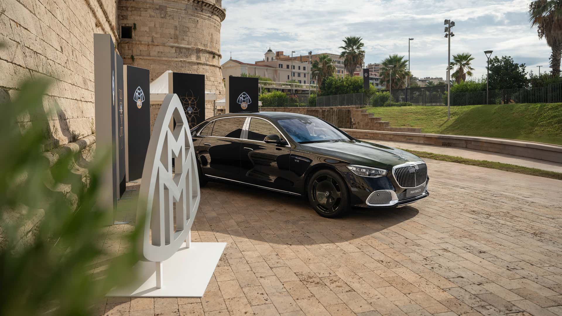 2025-mercedes-maybach-s-class-v12-edition.jpg