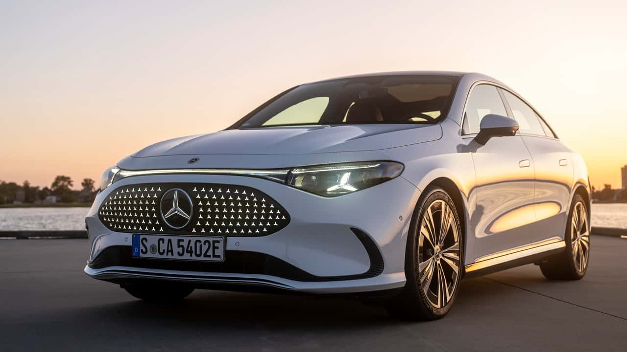 Mercedes CLA EQ: Wie man die Leuchtsternchen vorn abschaltet