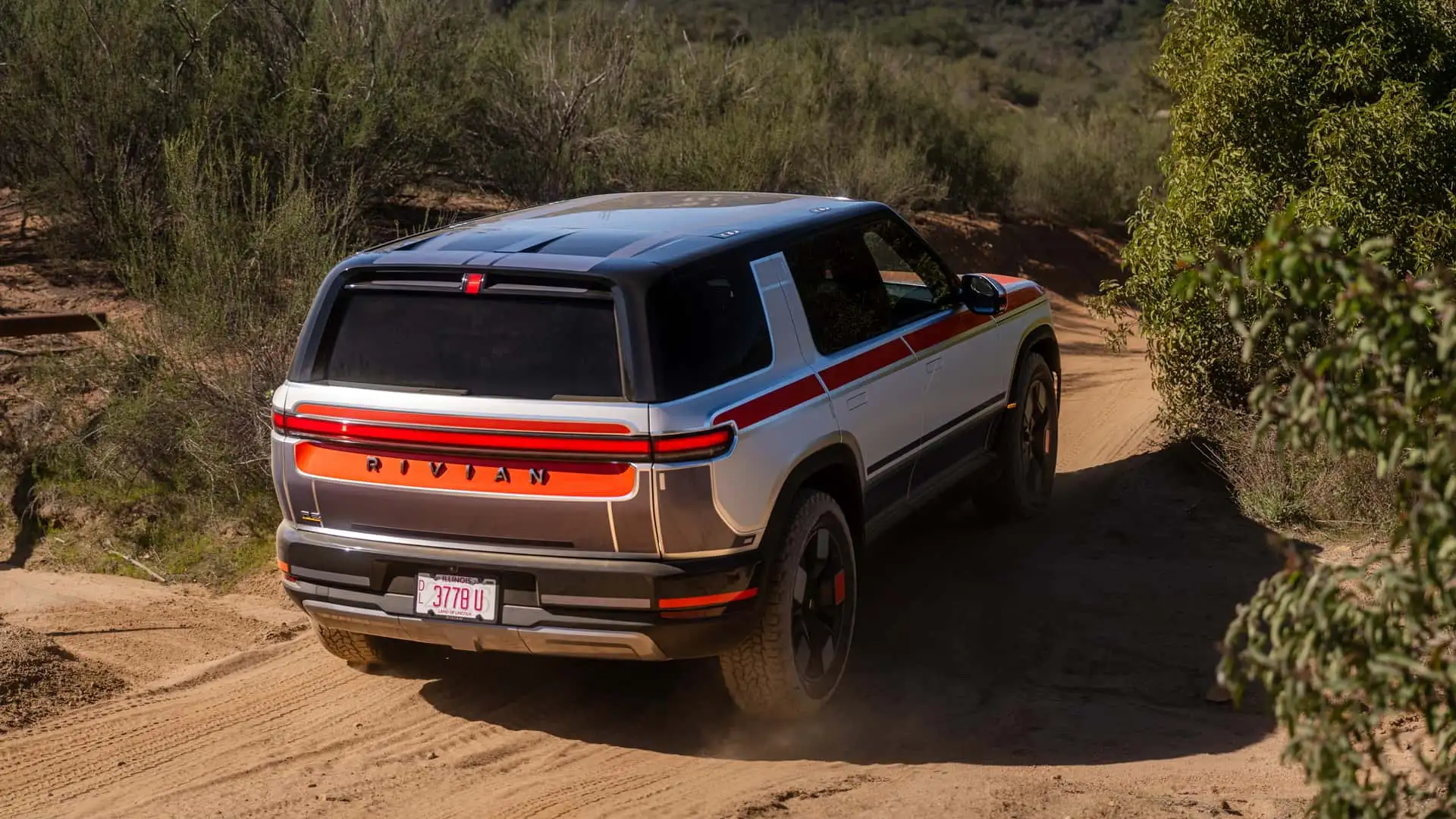 https://cdn.motor1.com/images/mgl/Qebpw9/s1/2026-rivian-r2-prototype-drive.webp