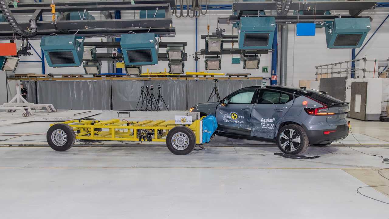 I crash test della Volvo C40 Recharge
