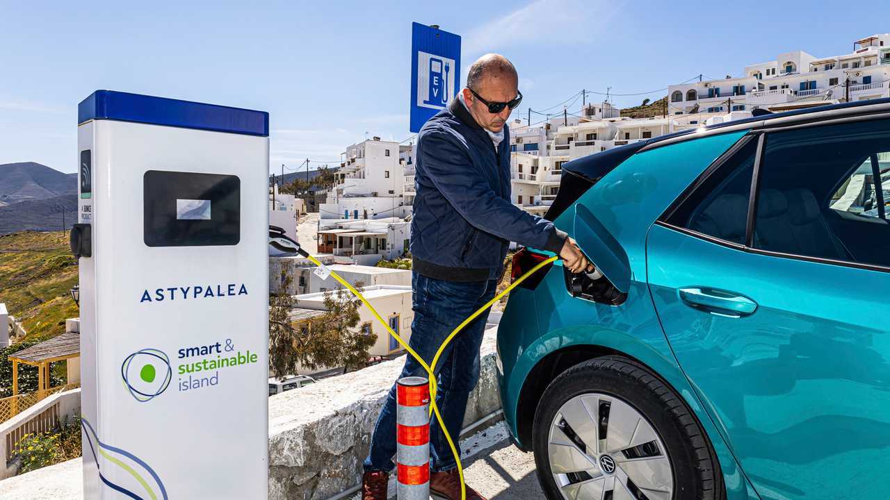 Volkswagen ID.4 livrée sur l’île d’Astypalea