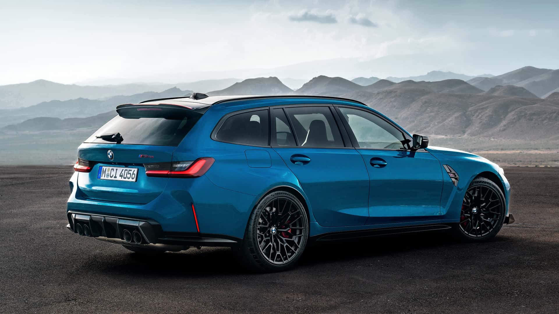 https://cdn.motor1.com/images/mgl/QevEoB/s1/bmw-m3-cs-touring-2025.jpg