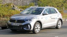 Volkswagen T-Roc restyling, le foto spia della R-Line