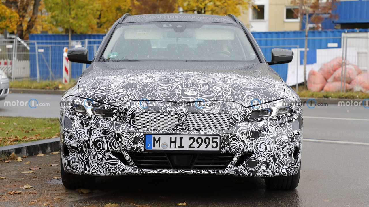 Универсал BMW 3-й серии на тестах