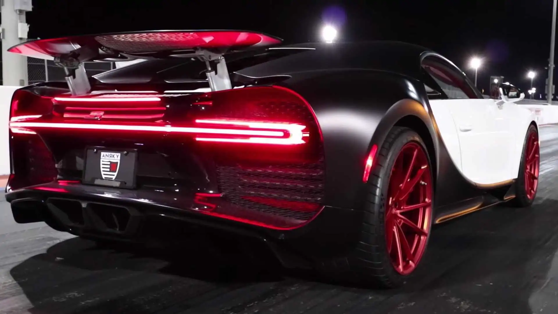 Cuanto Equivale 1 Milla En Kilometros Vídeo: un Bugatti Chiron completa un cuarto de milla en 9,9 segundos