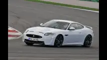 Jaguar, in pista con le R e la XJ Supercharged Supersport