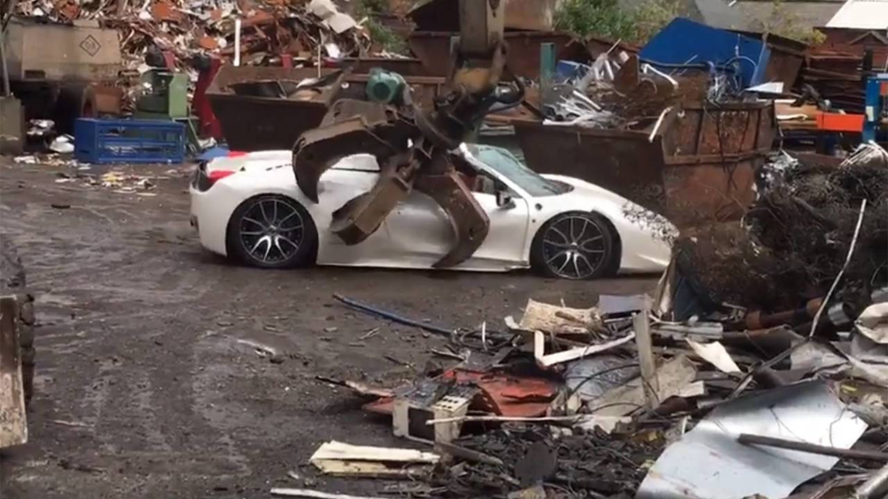 Ferrari 458 Spider demolita