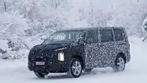 2018 Mitsubishi Delica spy photo