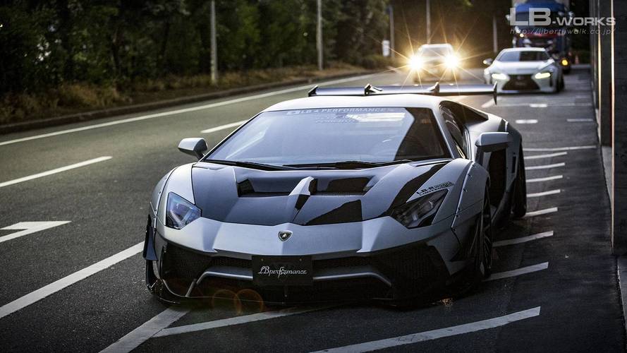 Liberty Walk’un elinden çıkma muhteşem Aventador