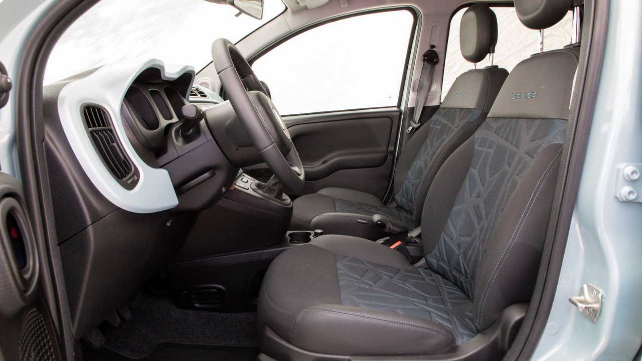 Fiat Panda Cross Hybrid Launch Edition prueba asientos delanteros